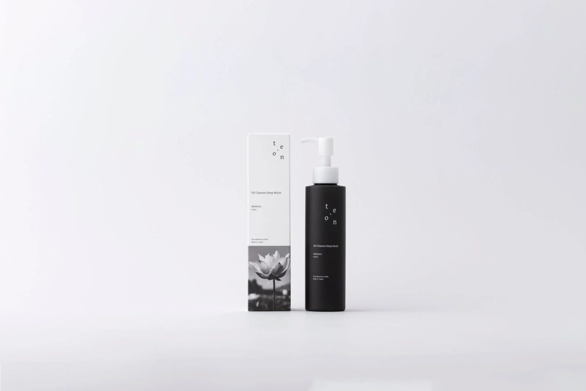 クレンジングオイル Deep Moist