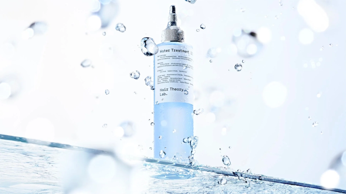 水しぶきとボトル