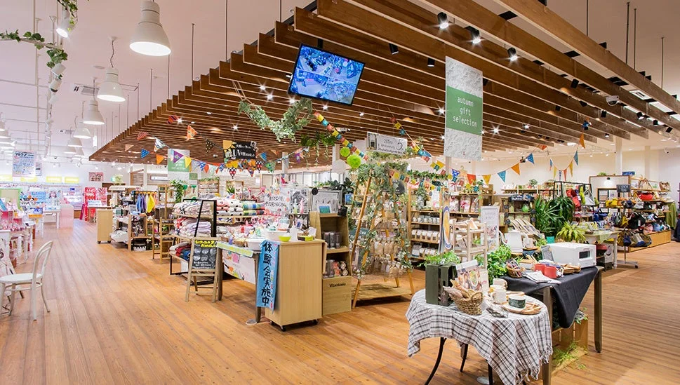 PURA VIDA店内、ギフトセレクション