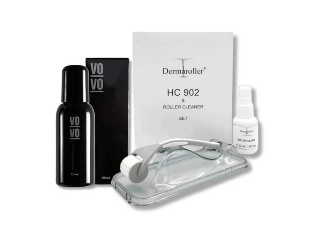 ダーマローラー「HC 902」とローラークリーナー、そして「VO VO」と書かれた美容液のセットが写っています。自宅でのスキンケアに使用する美容機器と関連製品の組み合わせです。