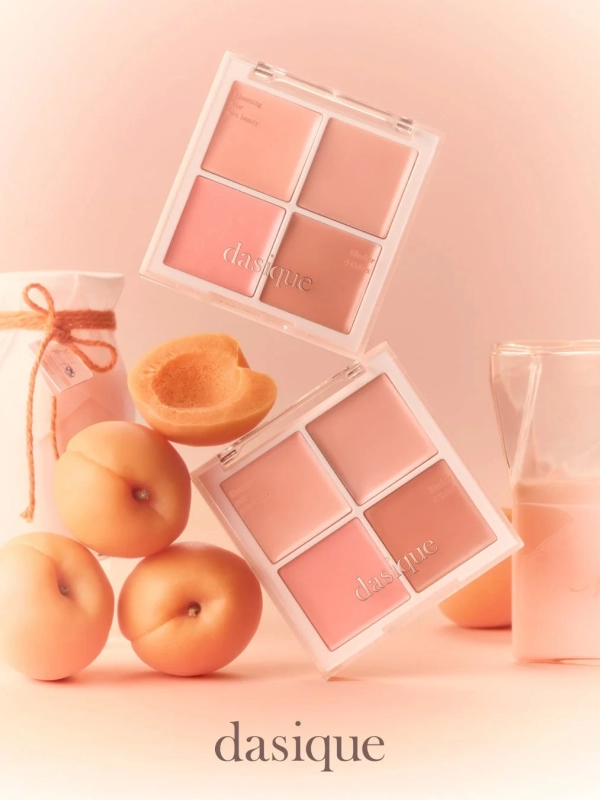 dasique ピーチ系コスメパレットとアプリコット