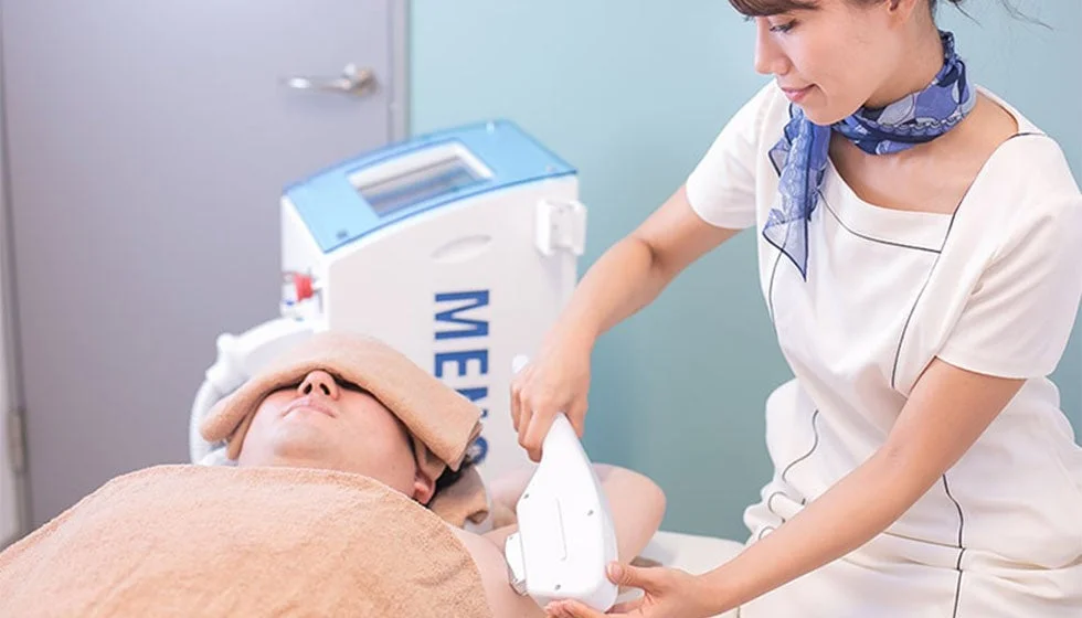 メンズクリアの脱毛施術風景