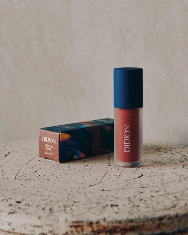 リップグロス「DIDION MELTY LIP GLOSS Honey Roe」