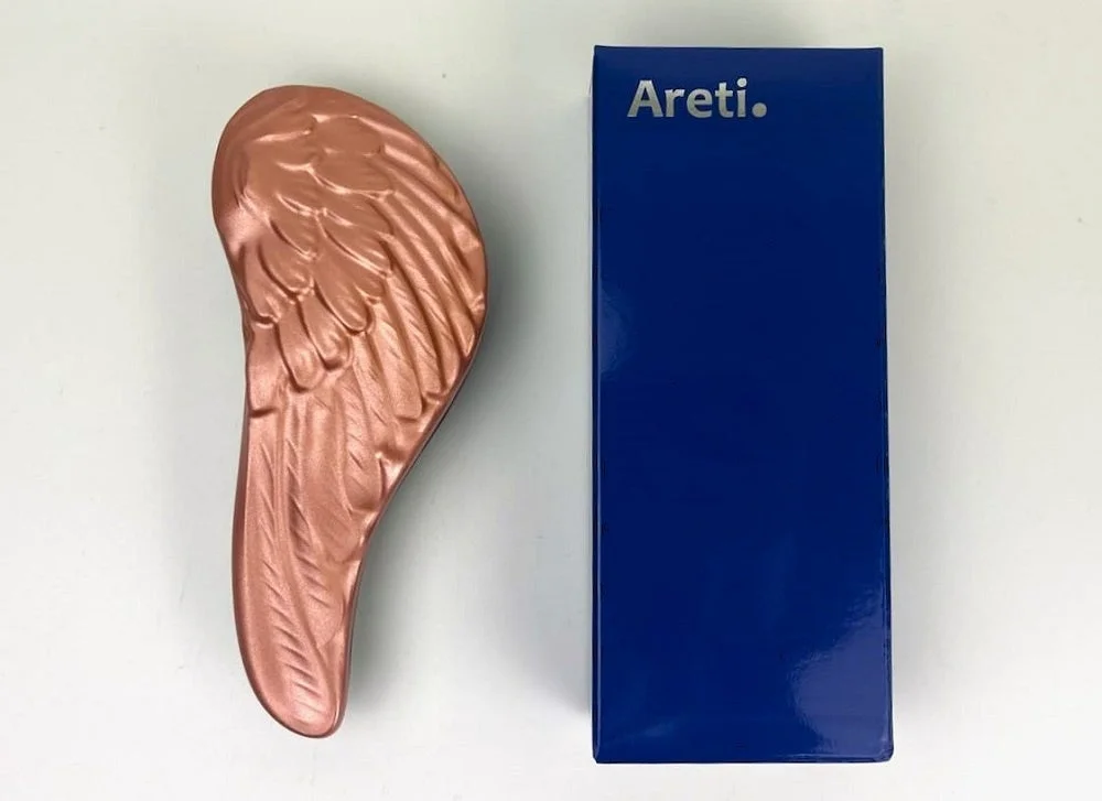 ヘアブラシとパッケージ