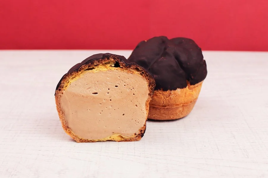 ショコラミルクエクレアの断面