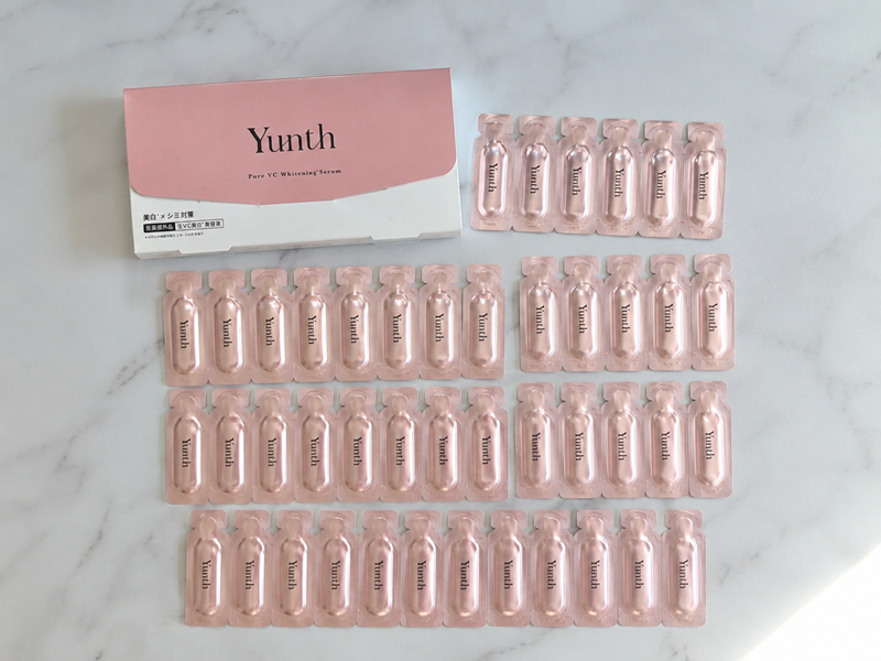 Yunth 生VC美白美容液の外箱と28包